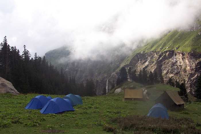 Camping at Kheerganga