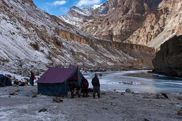 Snow Camping, Frozen river chadar trek