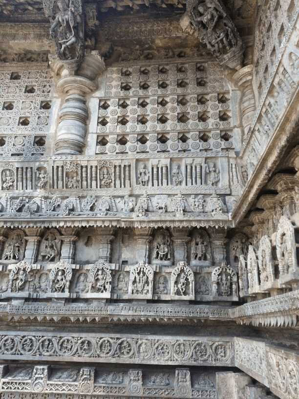 Stonework and architecture at Chennakeshava temple, Belur, Karnataka Stonework and architecture at Chennakeshava temple, Belur, Karnataka