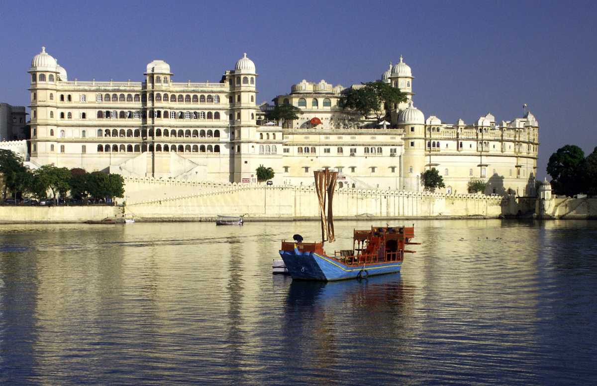 Taj Lake Palace, Udaipur, Rajasthan: Most romantic Hotel in India (Maharana Swaroop Singh)