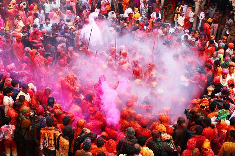 lathmar holi mathura 