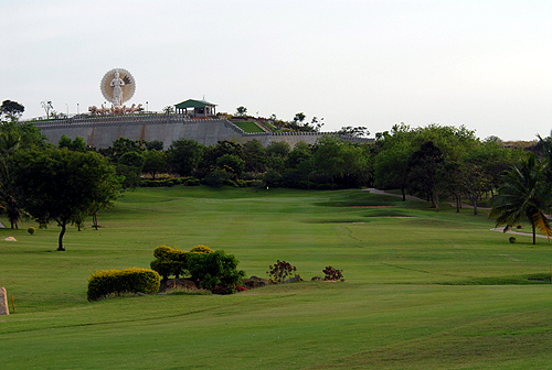 10 Golf Courses You Can Play For A Cheaper Rate