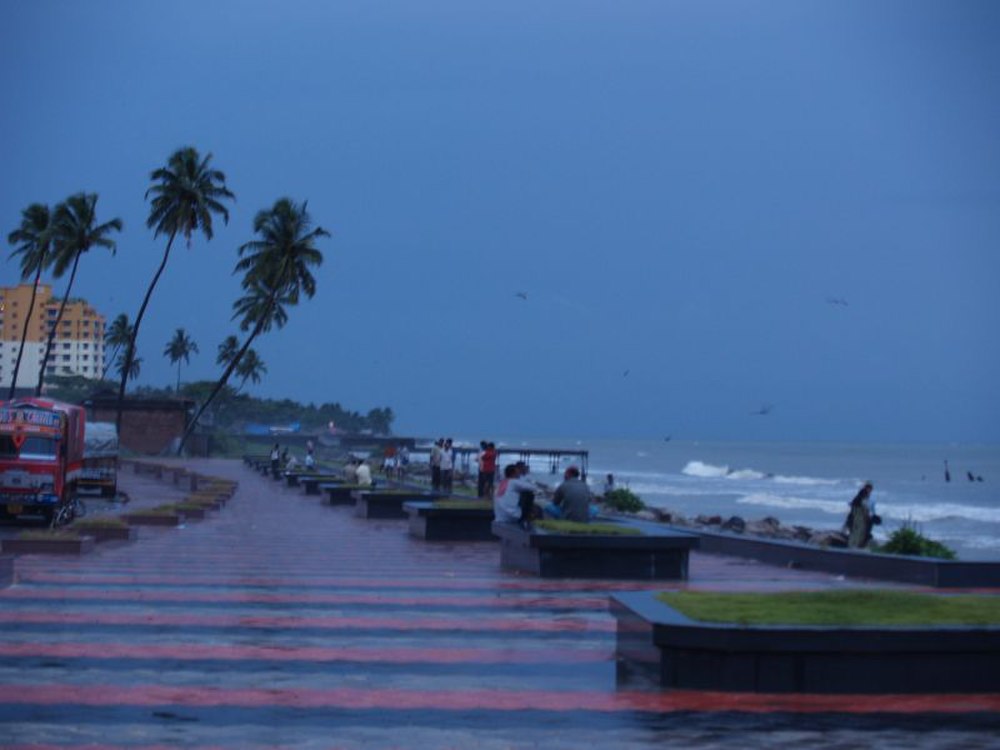 kozhikode beach nearest tourist places