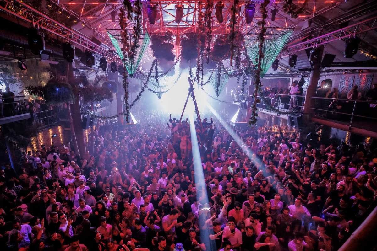 Nightlife in 17 Best Clubs in Holidify