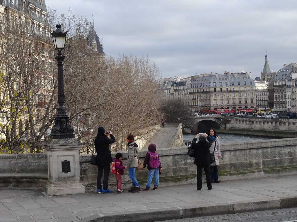 Pont Neuf • Paris je t'aime - Tourist office