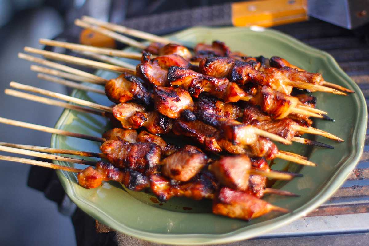 Street Food in Hanoi - 17 Delicious Dishes You MUST Try in Hanoi