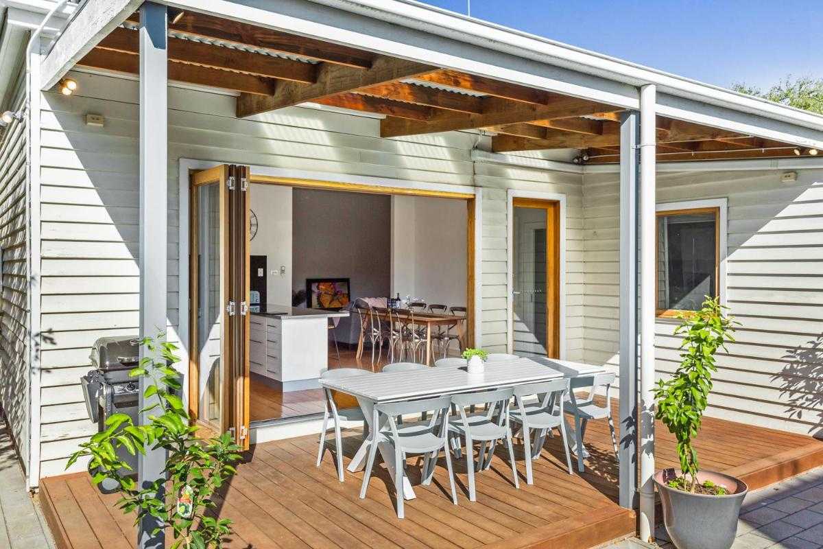 Central Bendigo Cottage, Bendigo | Photos, Reviews & Deals @Holidify