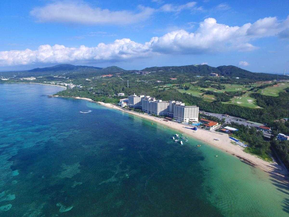 22 Beach Resorts in Okinawa