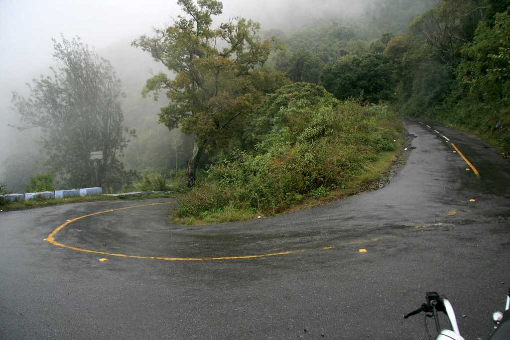 coimbatore-to-ooty-distance-car-road-train-flight-bus