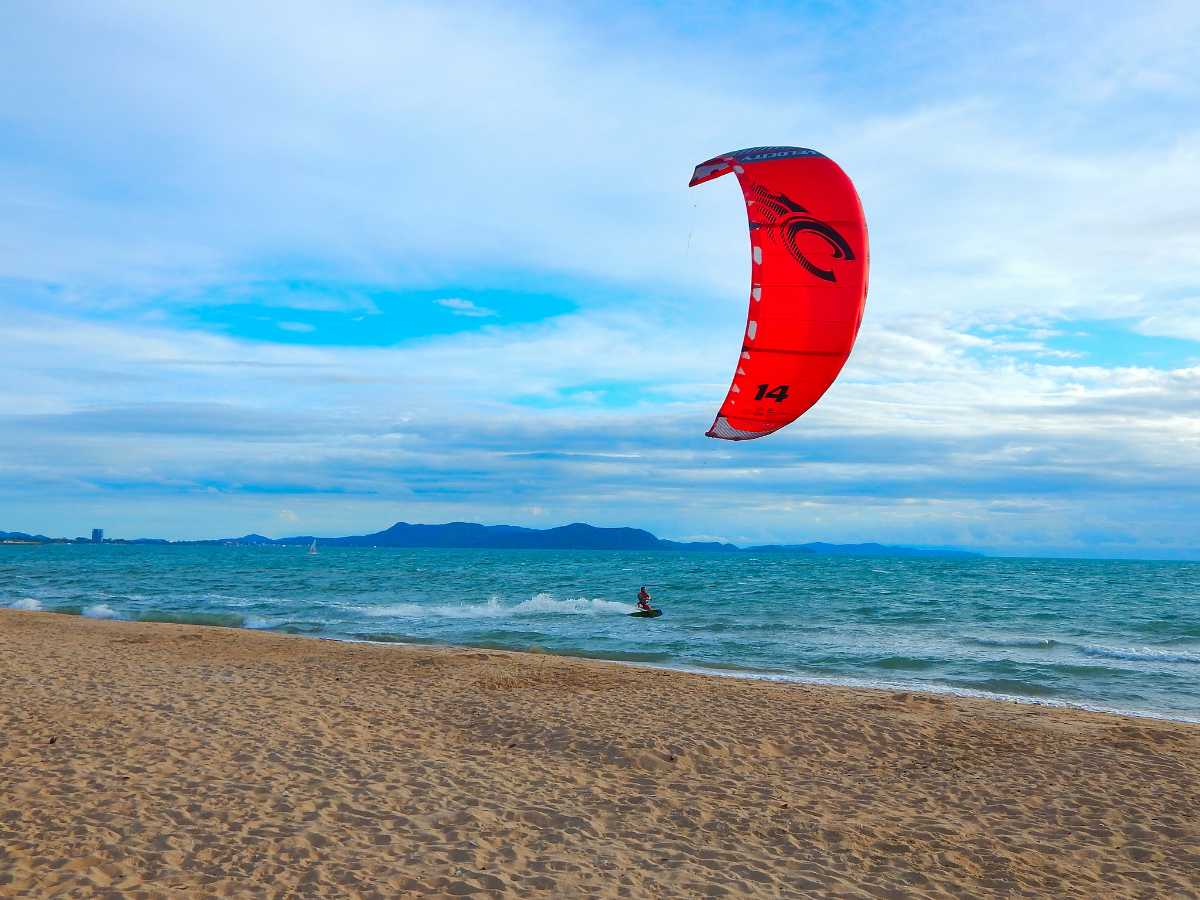 Kitesurfing in Thailand