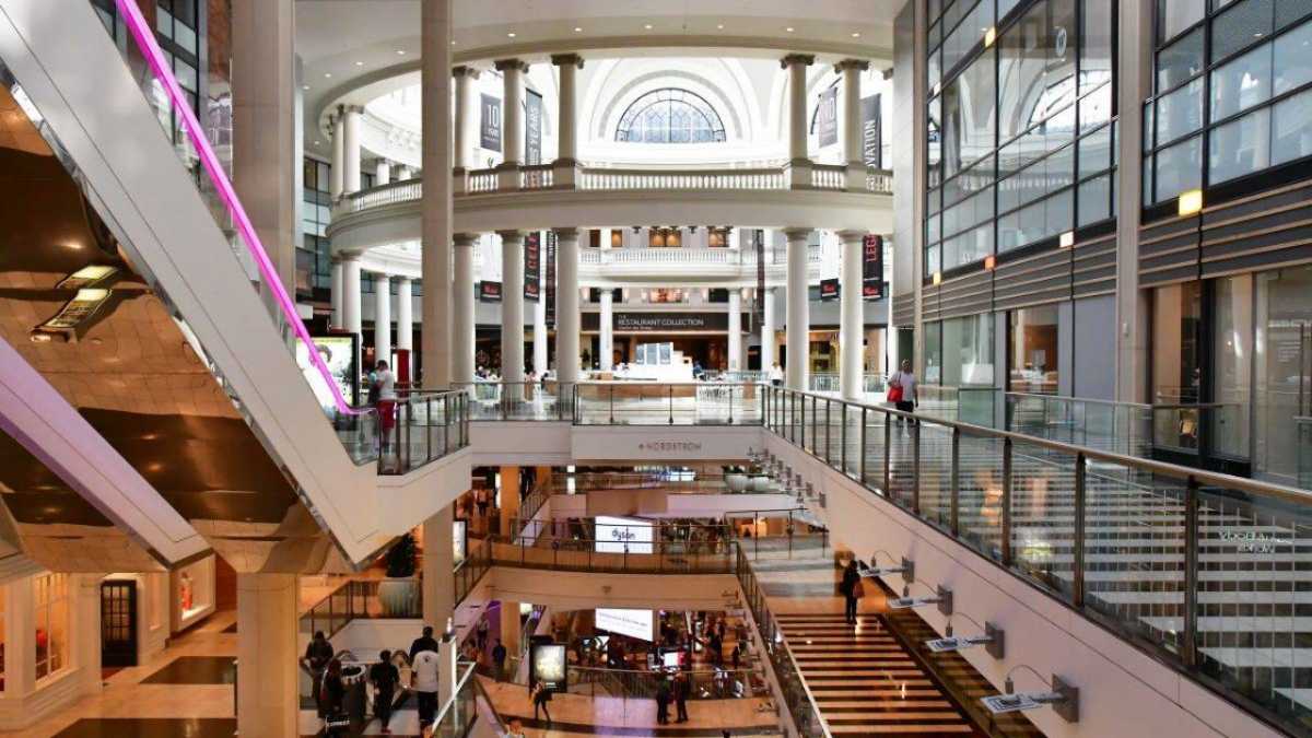 San Francisco's Most Prominent Shopping Mall Goes Bust