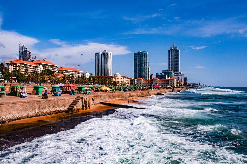 tourist places in colombo district