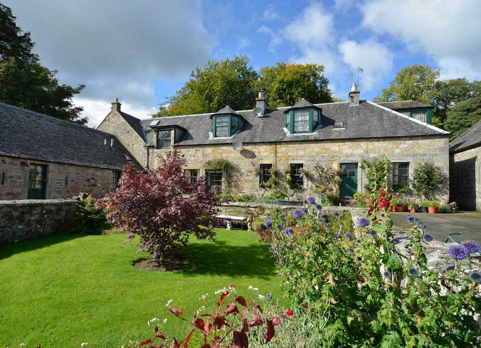 15 Best Cottages In Edinburgh (2023) | Latest Deals, Reviews