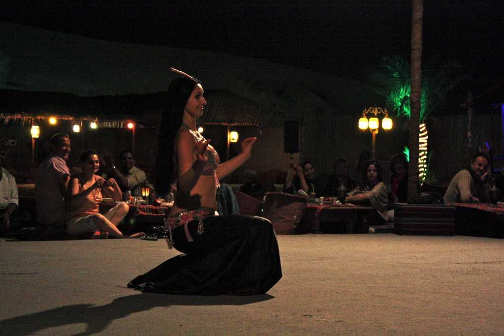 Belly Dancing Performace, Desert Safari in Sharjah