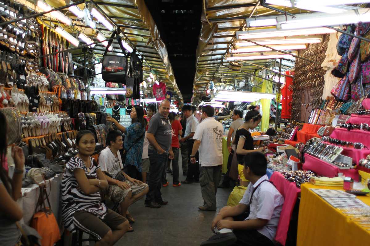 Chatuchak Market Bangkok At Night Stock Photo - Download Image Now - Market  - Retail Space, Asia, Bag - iStock