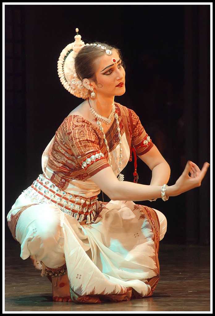 Bharatanatyam Indian Classical Dance Costume For Girls -White -  BarbieTales.com