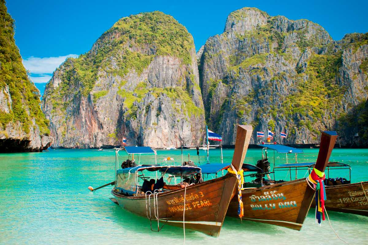 Maya Bay, Thailand | Ko Phi Phi Le | Holidify