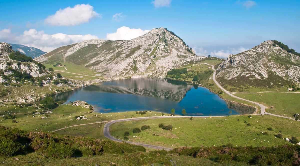 Spain's Best Lakes for Nature Lovers - Lake Banyoles