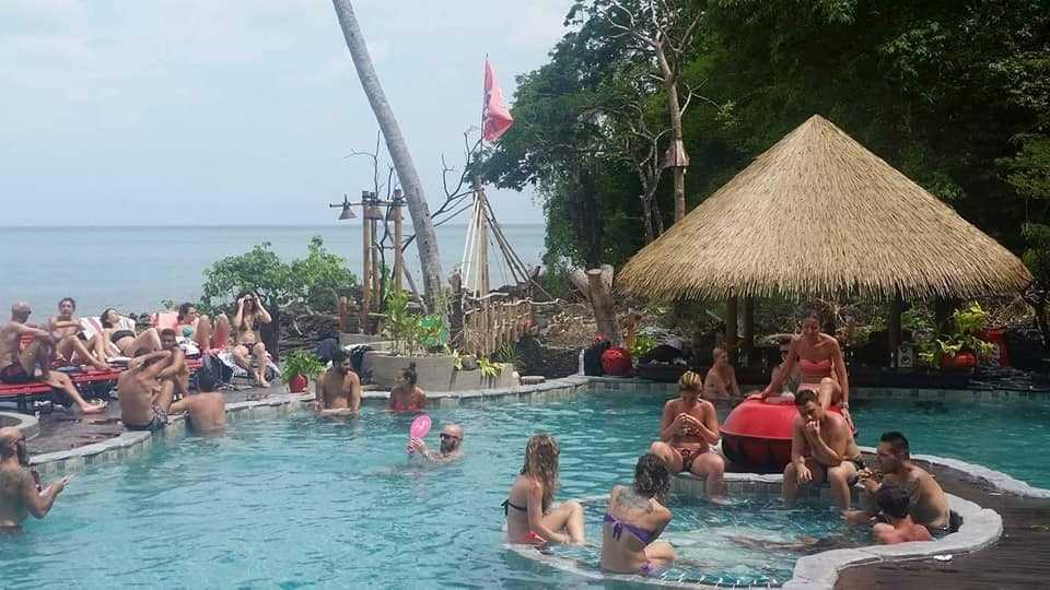 Nightlife In Koh Lanta Bars Live Music Pool Parties And More