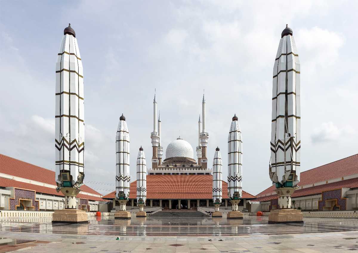 14 Mosques In Indonesia For A Holy And Religious Experience