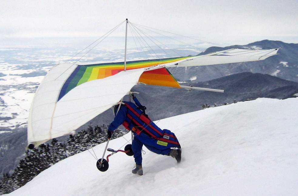 Hang-gliding in Bir, Himachal Pradesh