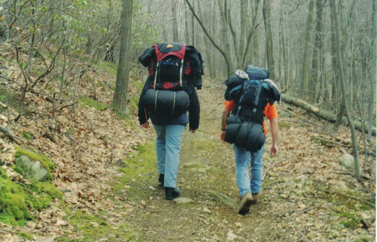 2 people hiking