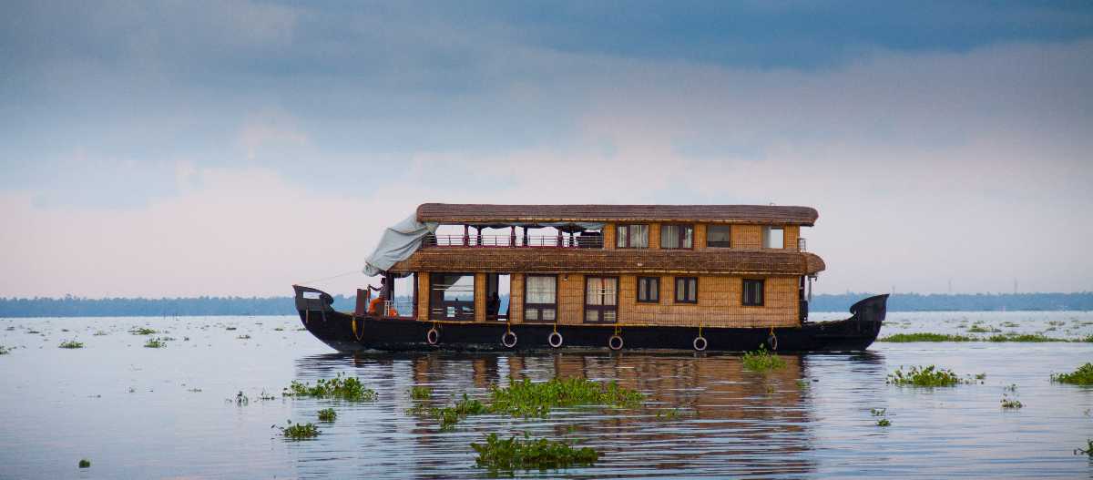 This Houseboat By Grand Hyatt Offers Ultimate Getaway in Kochi