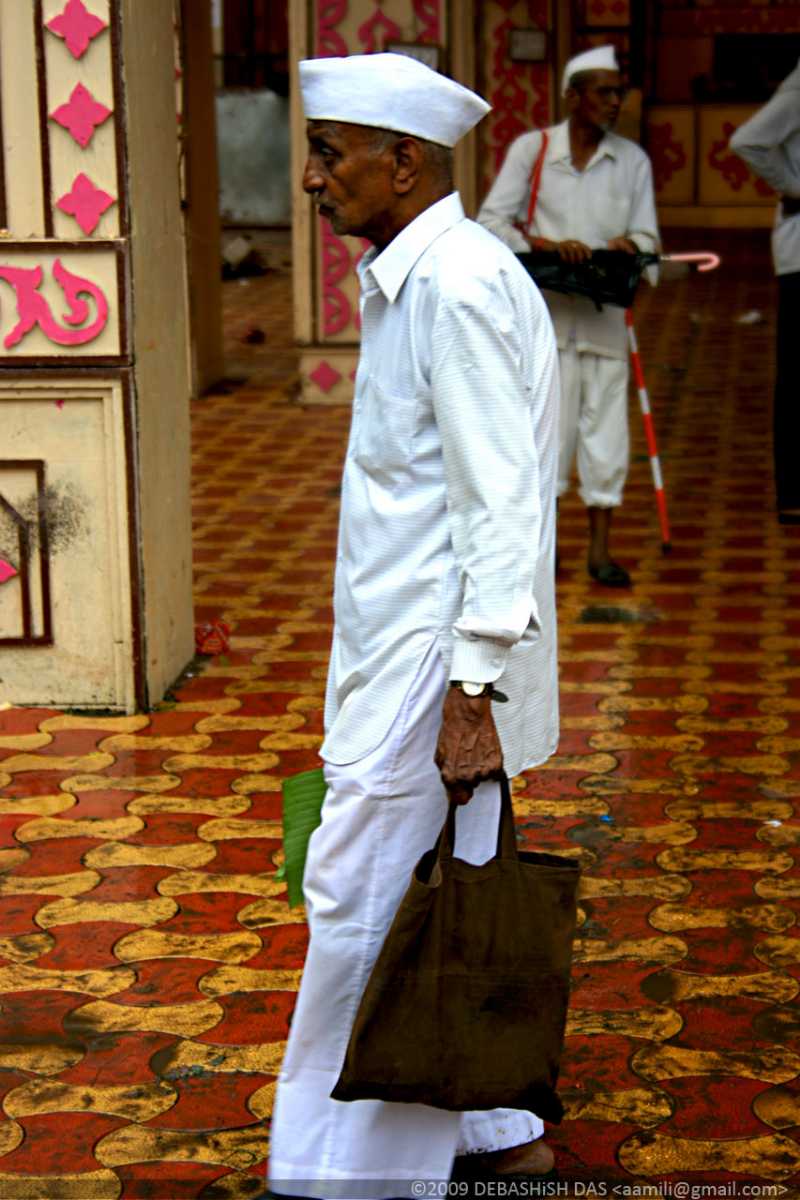 Stylish and Timeless: A Guide to Men's Traditional Dress in India