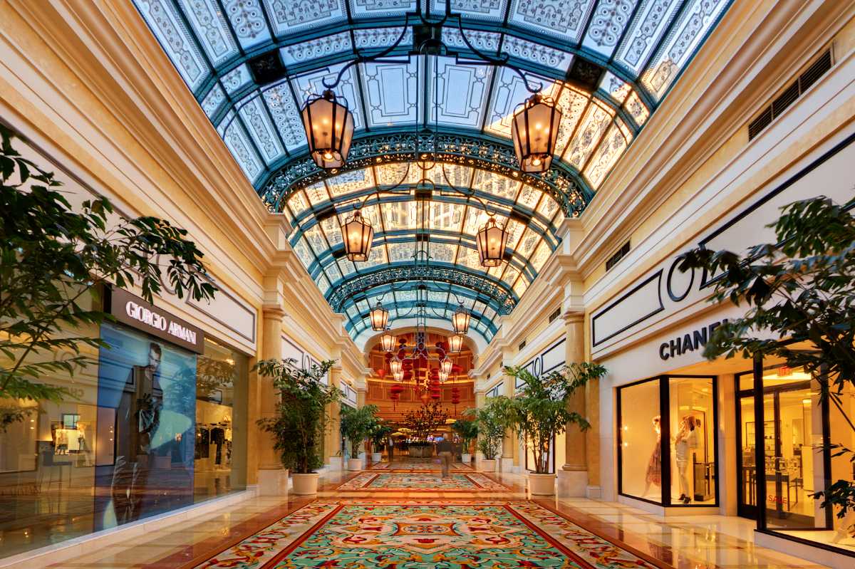 Tory Burch The Forum Shops at Caesars Palace in Las Vegas, 55, Designer  Handbags & More