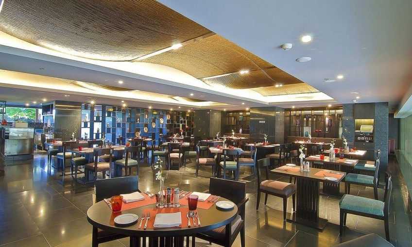 Sky Grill Lounge Bar & Restaurant, Crowne Plaza,Nightlife in Kochi