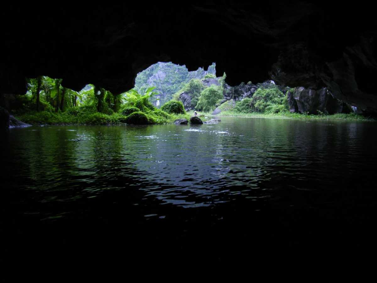 9 Caves in Vietnam For the Best Caving Experience