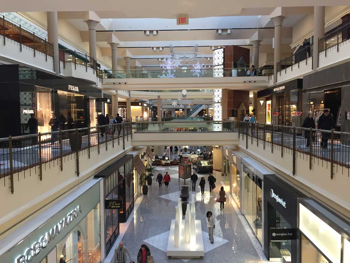 Shop, Eat & Chill At These Malls In Vasant Kunj