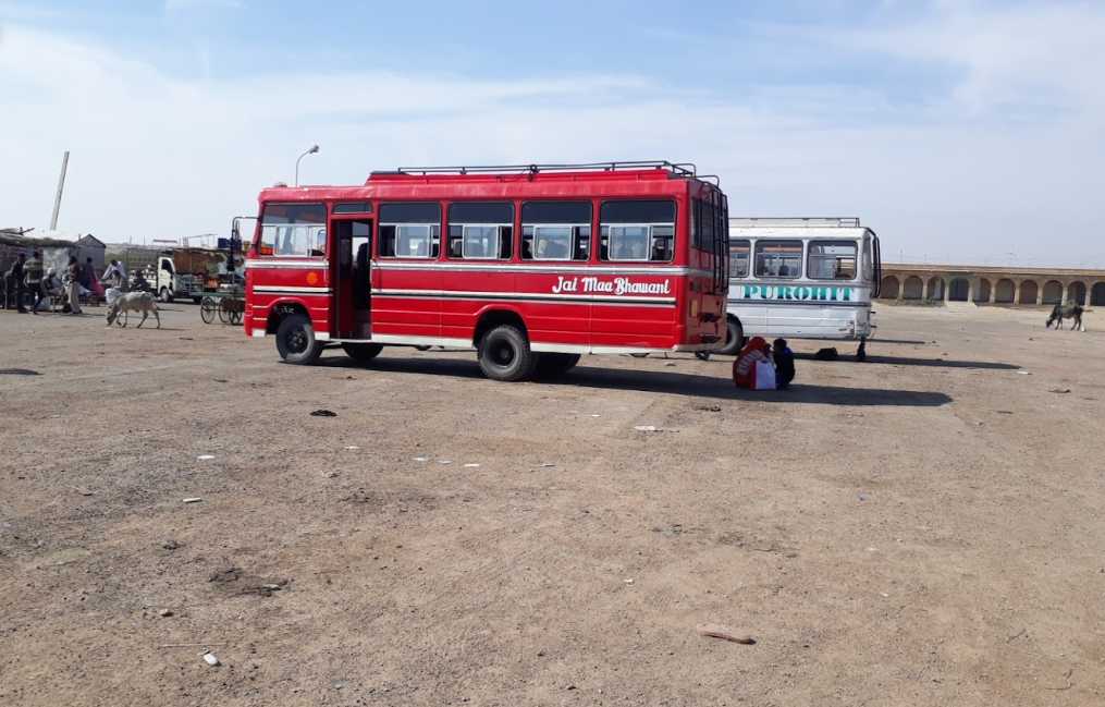 tourist bus in jaisalmer