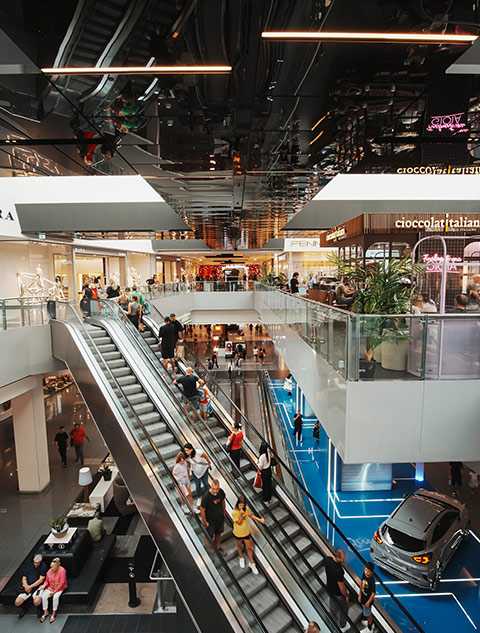 16 Shopping Malls in Italy