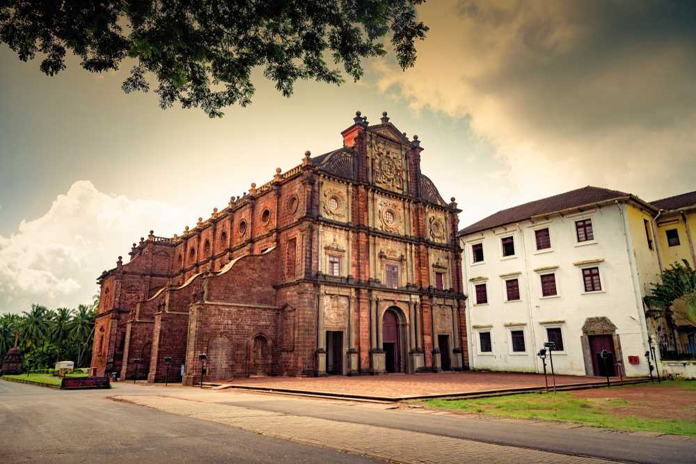 Basilica of Bom Jesus | Oldest Church in Goa, Timings, Architecture & History