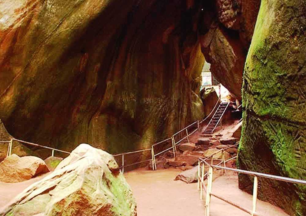 wayanad tourist places edakkal caves